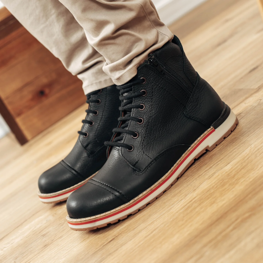 Bota de cuero con cordones para hombre®
