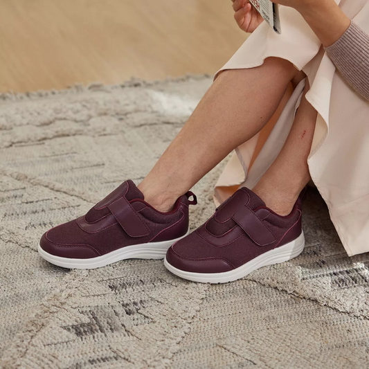 Zapatos unisex cómodos con tiras fáciles de poner para diabéticos